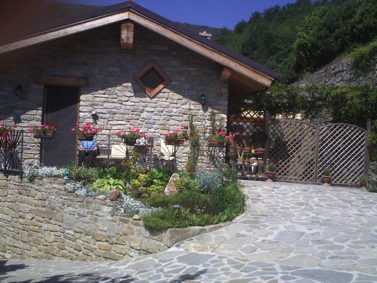Ca D' Fefi Panzió Gorzegno Kültér fotó